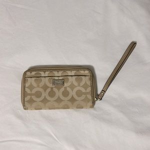 Excellent used condition Coach wristlet